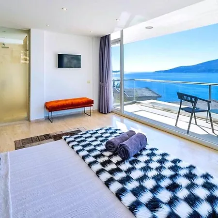 6 Bedroom Luxury Close To The Villa Kalkan