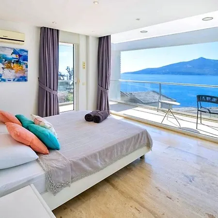 6 Bedroom Luxury Close To The Kalkan