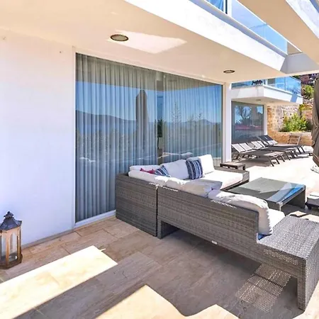 6 Bedroom Luxury Close To The * Kalkan