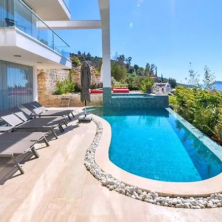 6 Bedroom Luxury Close To The Villa Kalkan