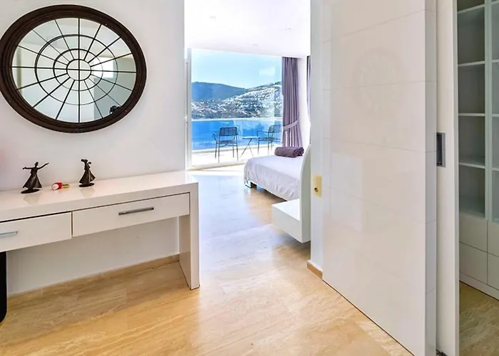 6 Bedroom Luxury Close To The