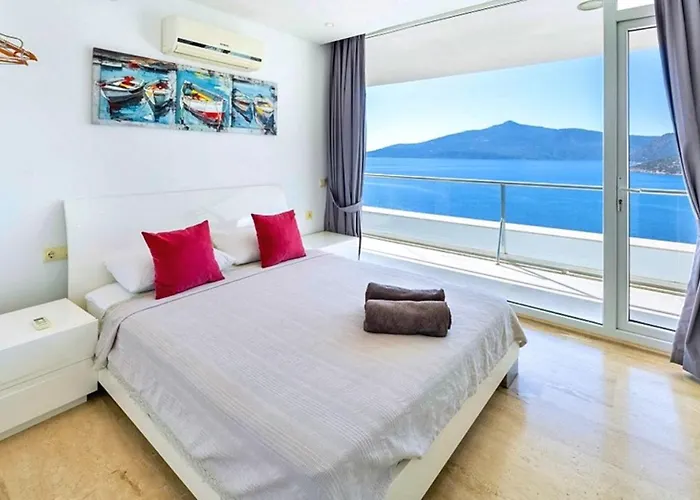 6 Bedroom Luxury Close To The Villa *