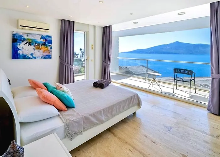 6 Bedroom Luxury Close To The Kalkan