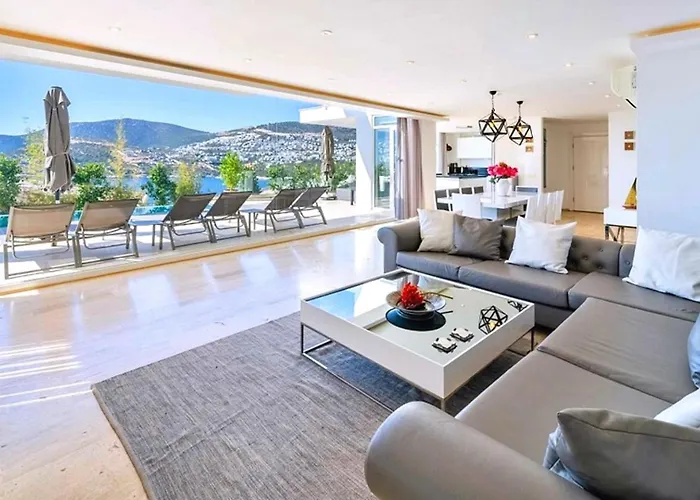 Villa 6 Bedroom Luxury Close To The