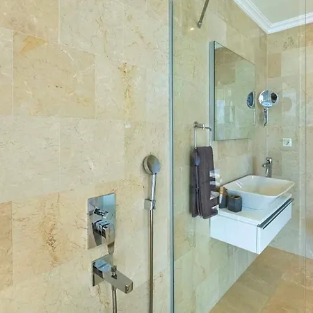 6 Bedroom Luxury Close To The Kalkan
