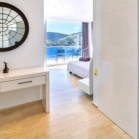 6 Bedroom Luxury Close To The