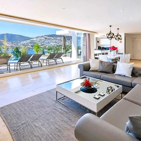 Villa 6 Bedroom Luxury Close To The