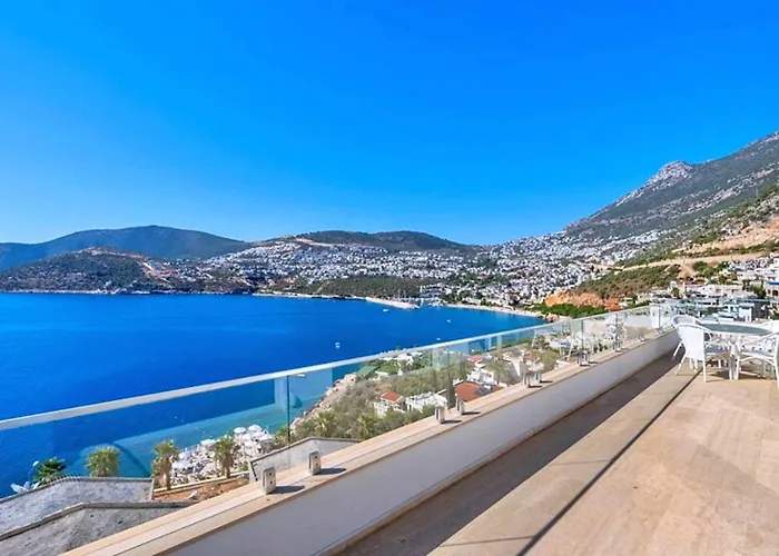 6 Bedroom Luxury Close To The Vila