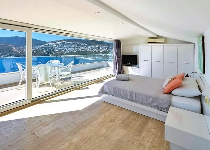 6 Bedroom Luxury Close To The Kalkan