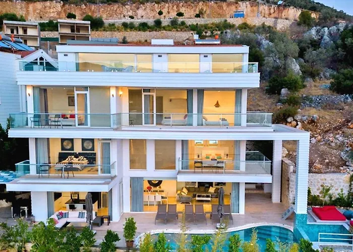 6 Bedroom Luxury Close To The Vila