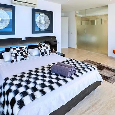 6 Bedroom Luxury Close To The * Kalkan