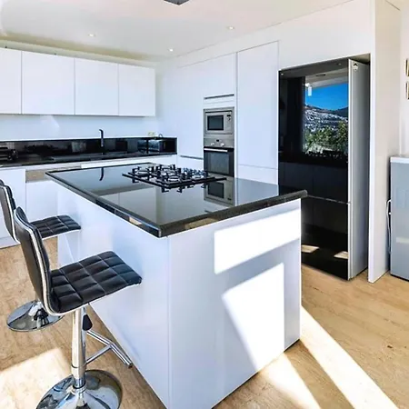 6 Bedroom Luxury Close To The *