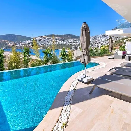 6 Bedroom Luxury Close To The *